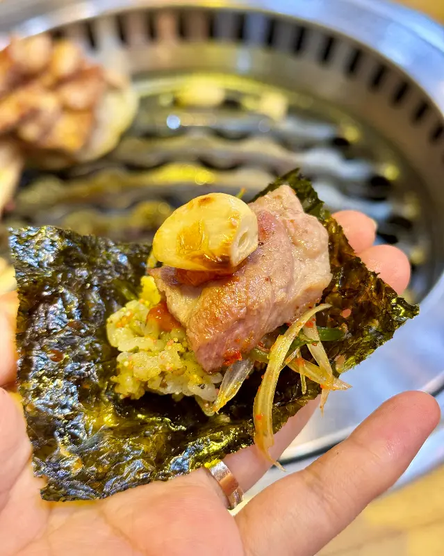 알밥을 김에 싸서