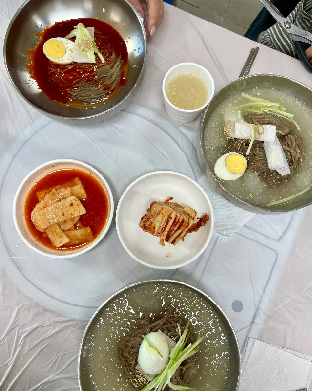 물냉면과 함께 나온 김치