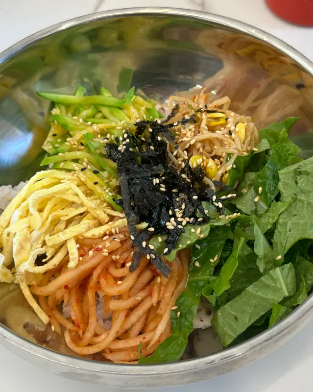 돌솥비빔밥 근접샷