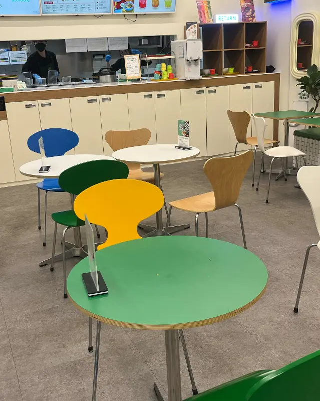 포케올데이 가산퍼블릭점 내부 모습