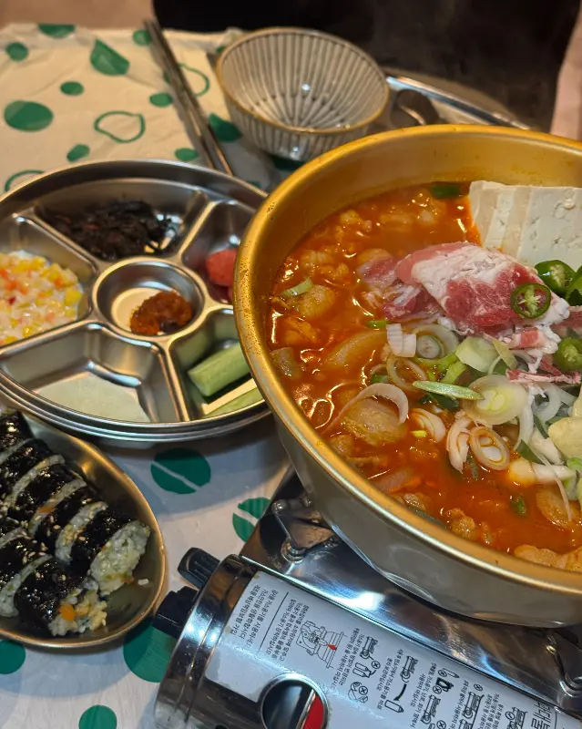 돼지김치찌개와 땡초김밥