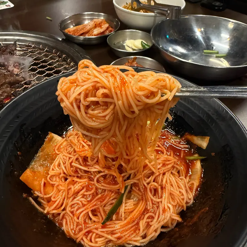 매콤달콤한 비빔국수