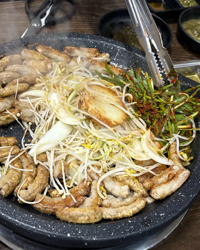 노릇노릇 구워지는 곱창