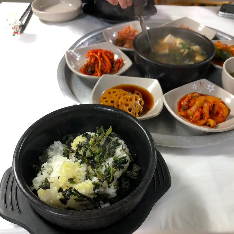 돌솥에 담겨 나온 곤드레밥