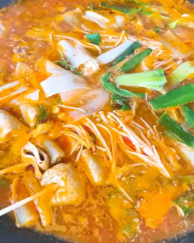 윤호네 솥뚜껑 닭볶음탕 메뉴판