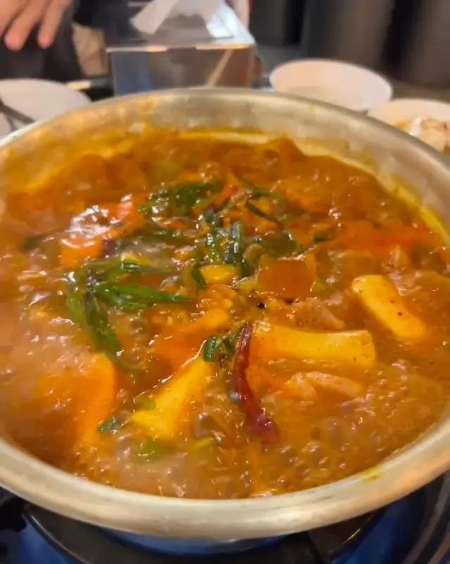 푸짐한 양을 자랑하는 곱도리탕