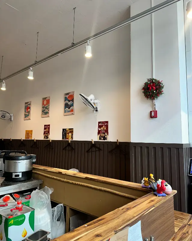 카츠노히의 깔끔한 내부 인테리어