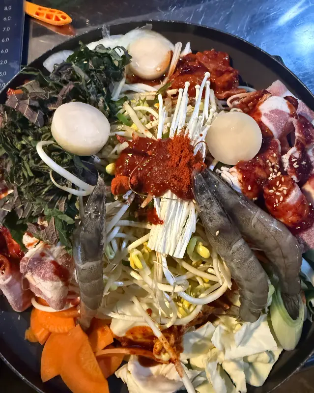 해물이 듬뿍 들어간 짜글이