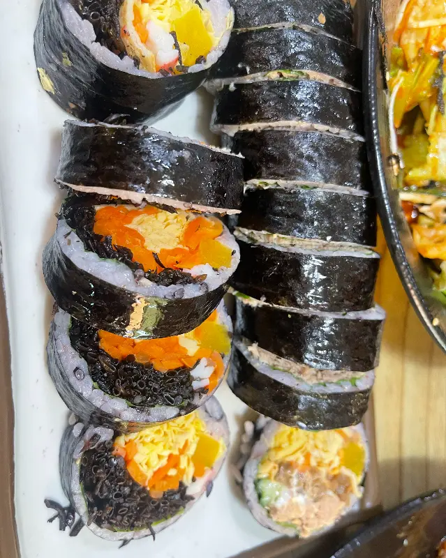 다양한 김밥들