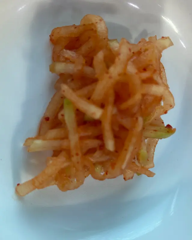 물닭갈비와 함께 나오는 곁들임 반찬