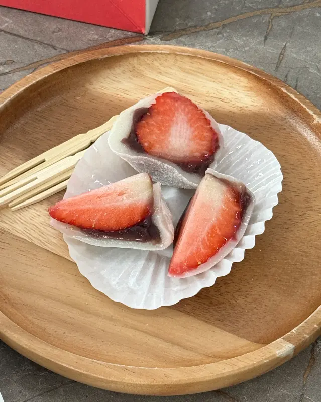 딸기 모찌 단면