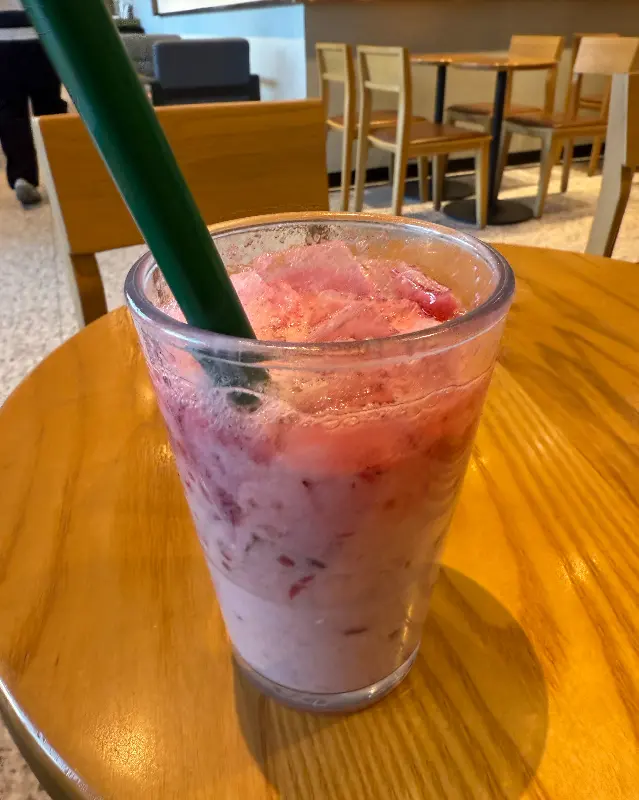 스타벅스 딸기라떼