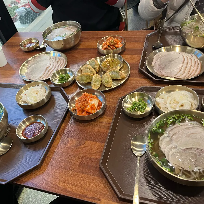 푸짐한 한 상 차림