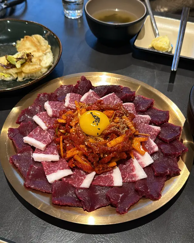 황홀한 육회 비주얼