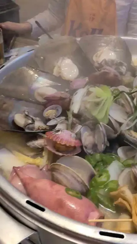 해산물이 가득한 조개전골