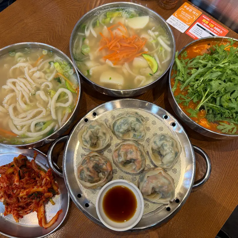 최고손칼국수 가게 내부