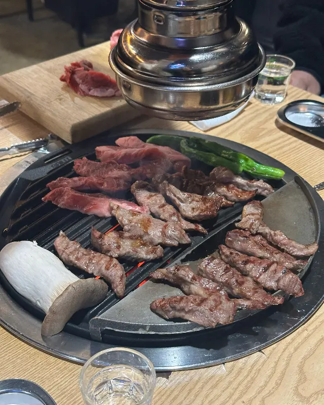 고기가 구워지는 모습