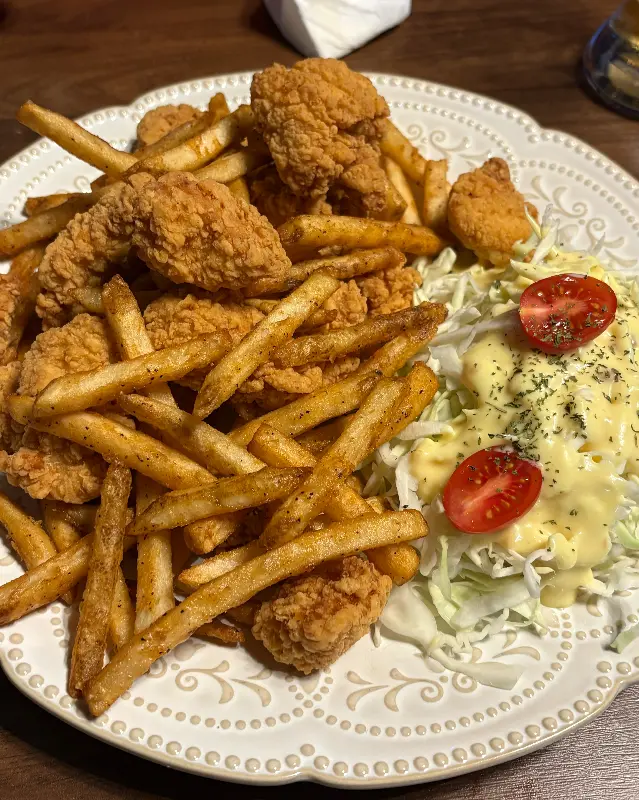 치킨과 감자튀김
