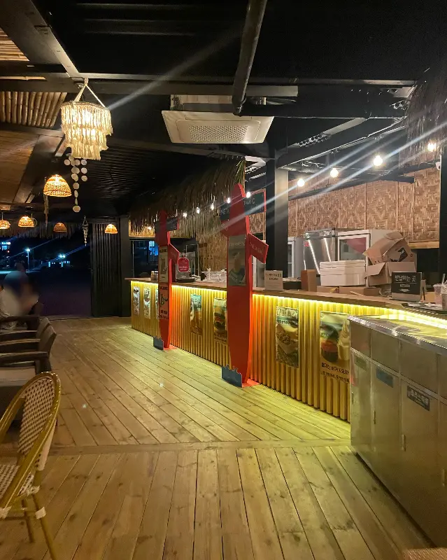 메타비치 내부 인테리어