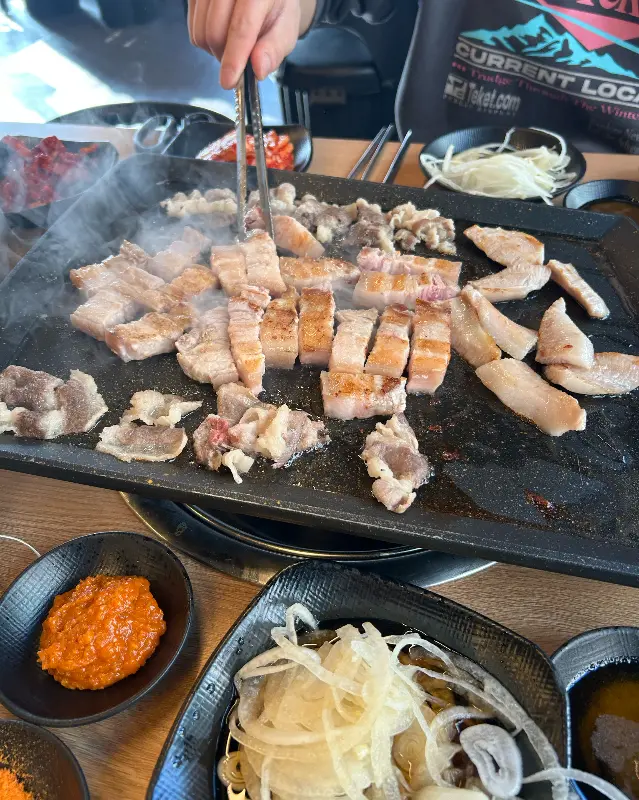 잘 구워진 오겹살