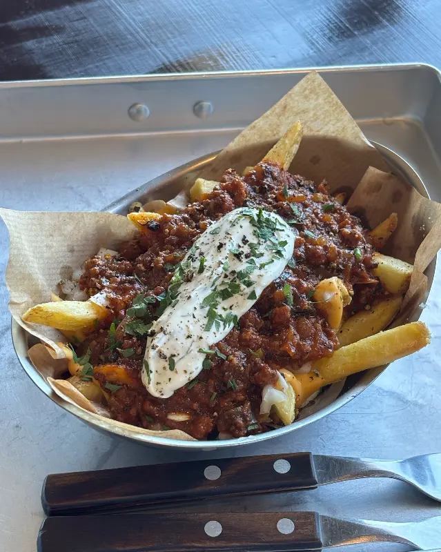 칠리 감자튀김의 매콤달콤한 유혹