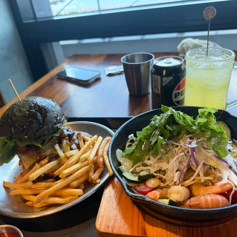 흑돼지 버거 세트