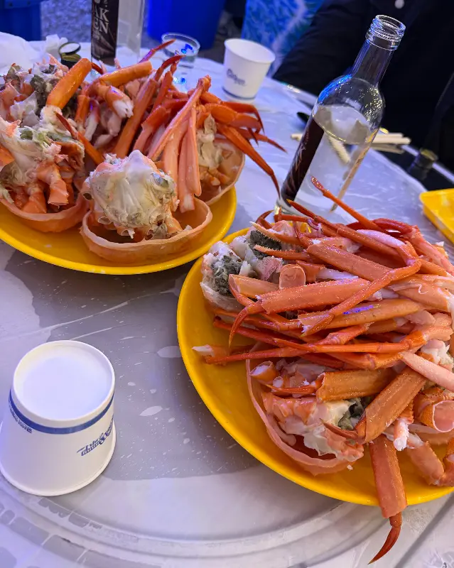 먹기 좋게 손질된 홍게