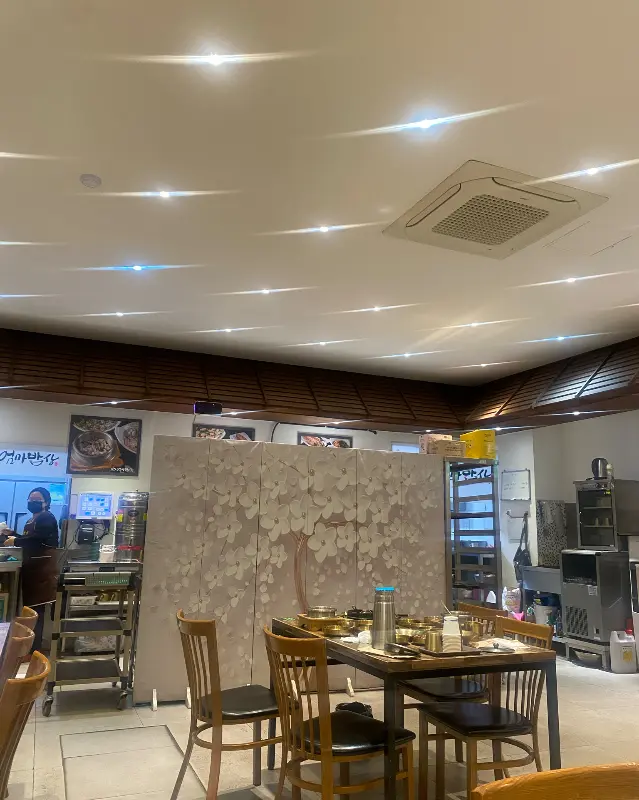 윤기가 흐르는 솥밥