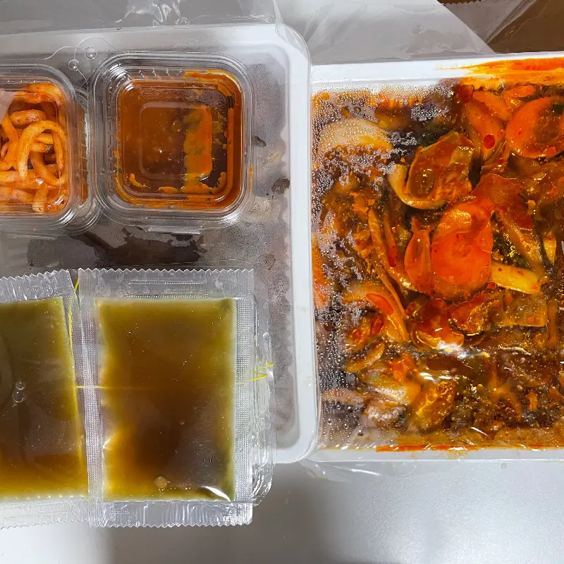 족발 두루치기와 곁들임