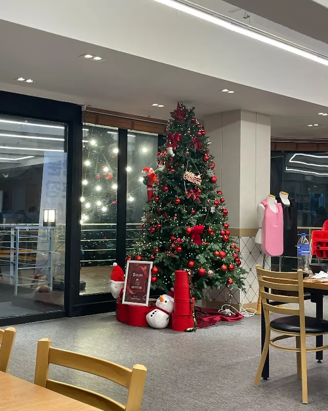 넓고 쾌적한 매장 내부