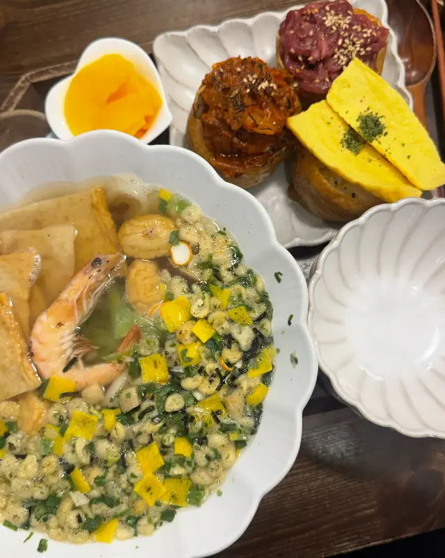 해물 우동과 유부초밥