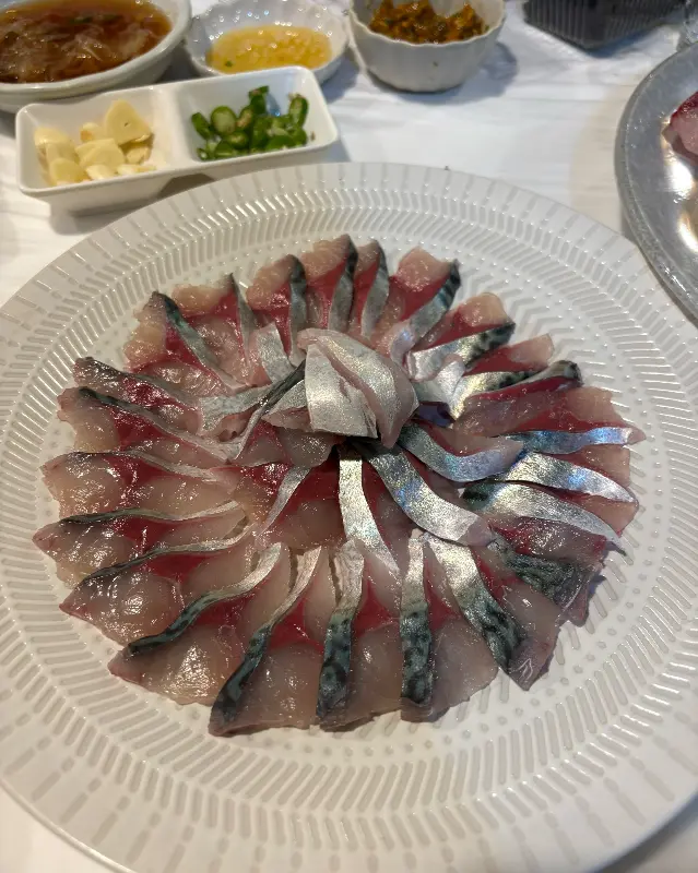 신선한 고등어회