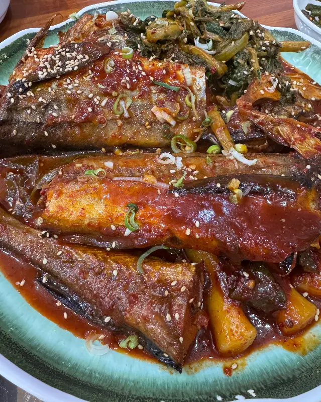 윤기가 흐르는 코다리조림