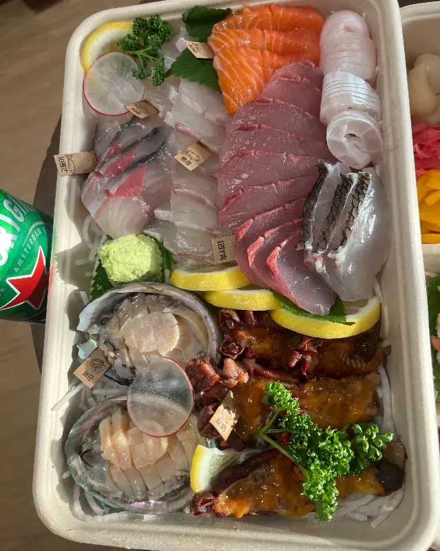 신선함이 가득한 모듬회