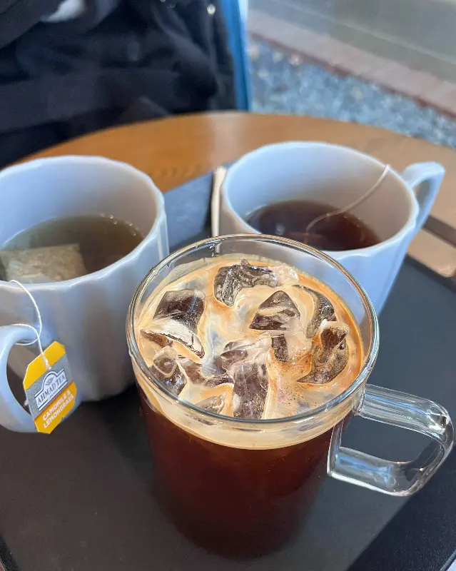 아이스 아메리카노와 레몬차