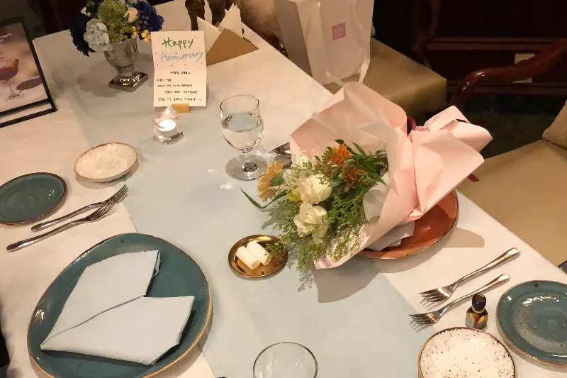 기념일 테이블 세팅