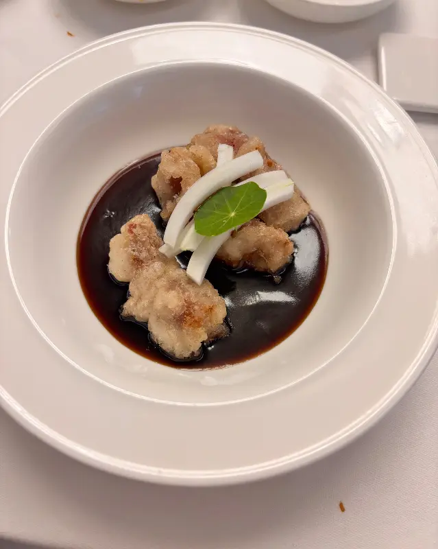 고급스러운 분위기의 탕수육