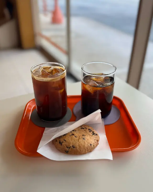 아이스 아메리카노와 쿠키