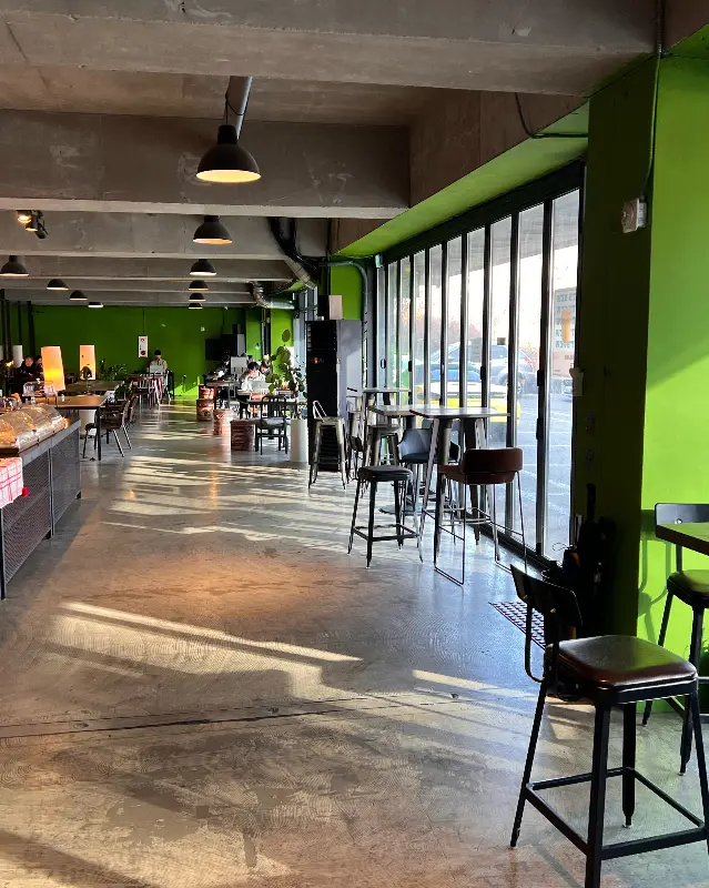 넓은 주차 공간