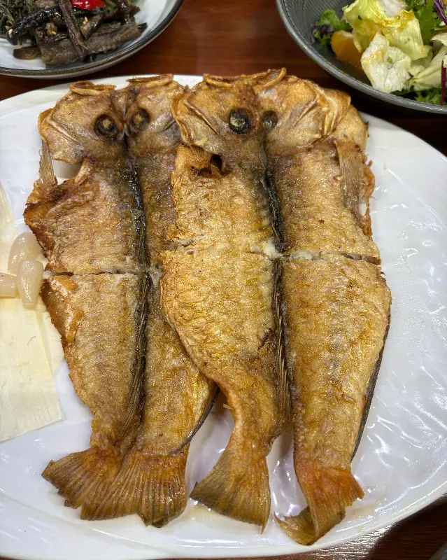 노릇하게 구워진 옥돔구이