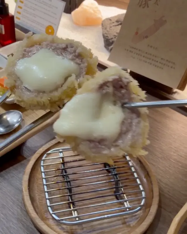 입 안에서 살살 녹는 치즈 멘치카츠