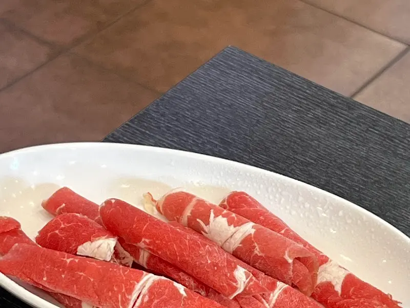 얇게 슬라이스 된 소고기