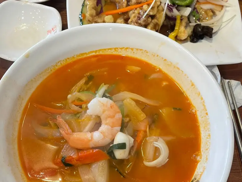 짬뽕과 탕수육 한상차림