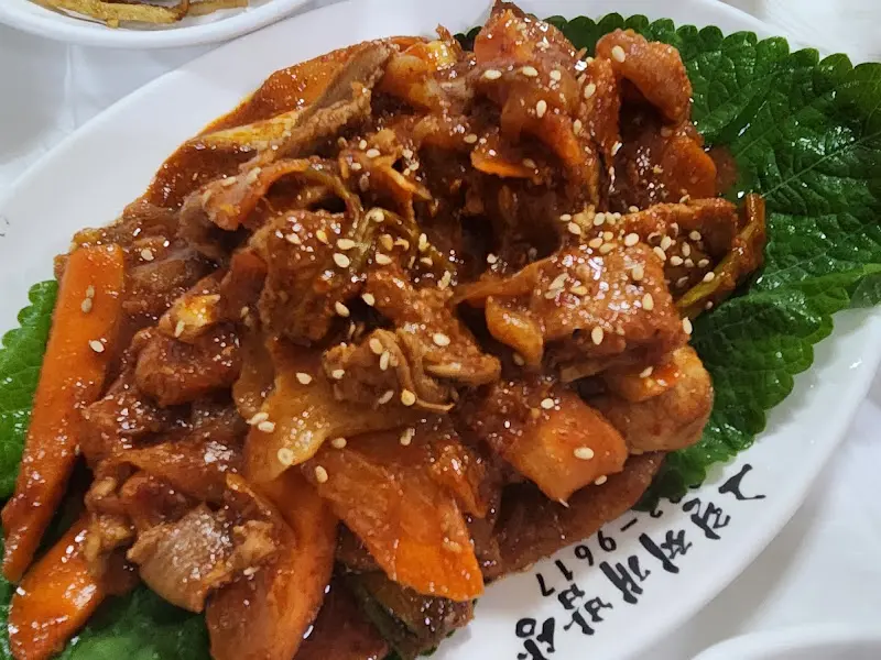 윤기가 흐르는 제육볶음