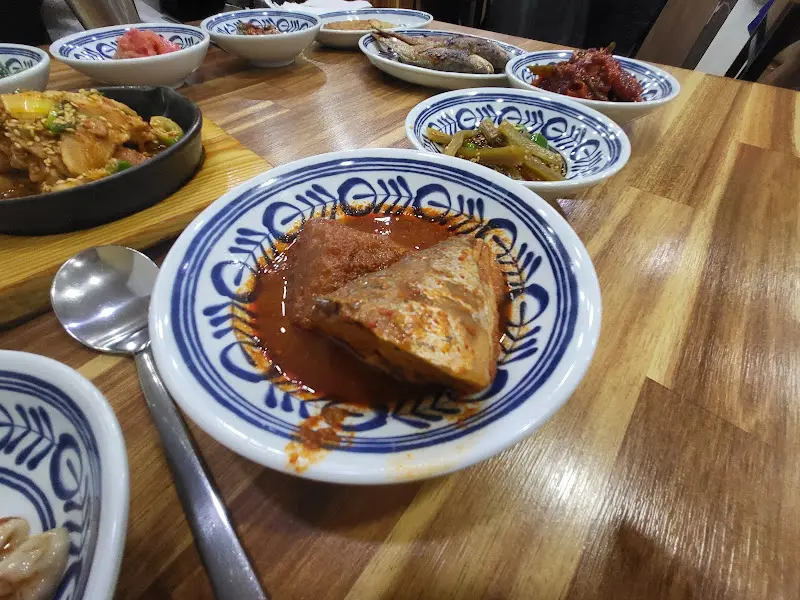다양한 밑반찬들