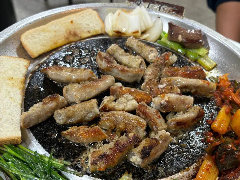 불판 위의 곱창