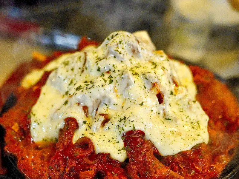 젓가락으로 쉽게 분리되는 부드러운 등갈비