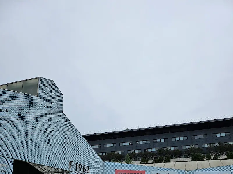 테라로사 F1963 외관