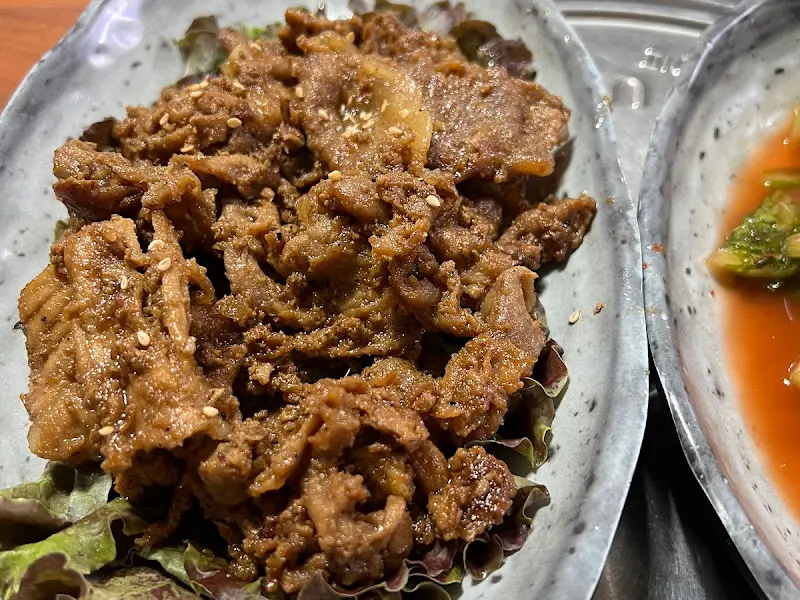 윤기가 자르르 흐르는 파불고기