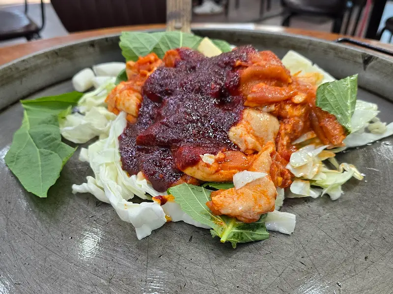 양념에 버무려진 닭갈비